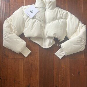 Alo Main Act Corset Puffer in Ivory